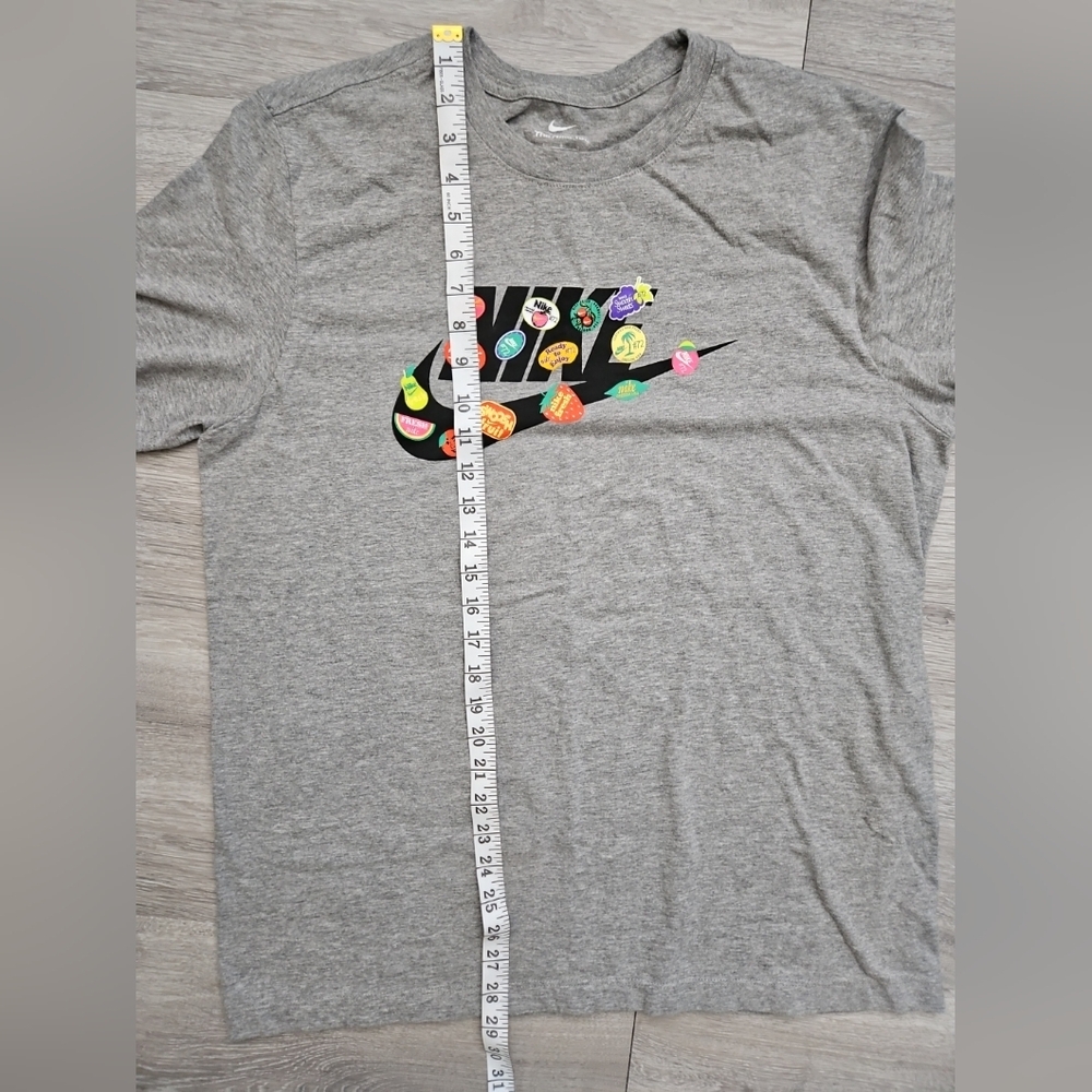 Nike Men's Sportswear So 3 HBR T-Shirt Gray Size Large Fruit Sticker - Picture 5 of 5